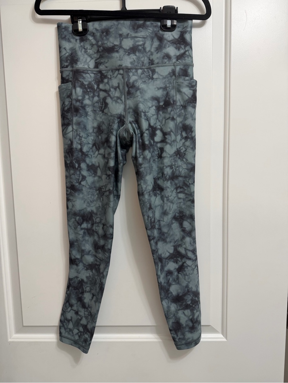 Athleta Powervita Salutation Stash Pocket II Leggings S Grey Cloud Tie Dye 7/8 - Picture 6 of 8